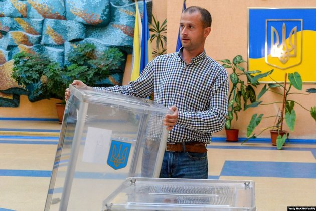 Live Blog: Ukrainians Go To The Polls