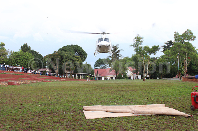  he elicopter bringing  back rof awrence ukiibi landing  at t awrence ondon ollege aya