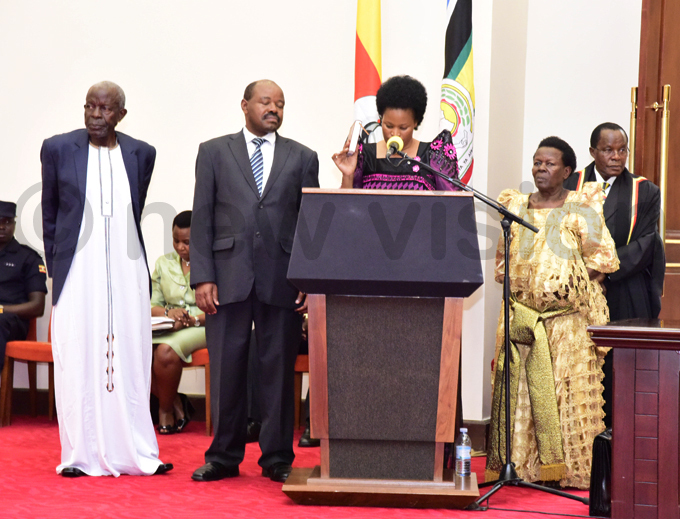  idah antaba swears in flanked by family members