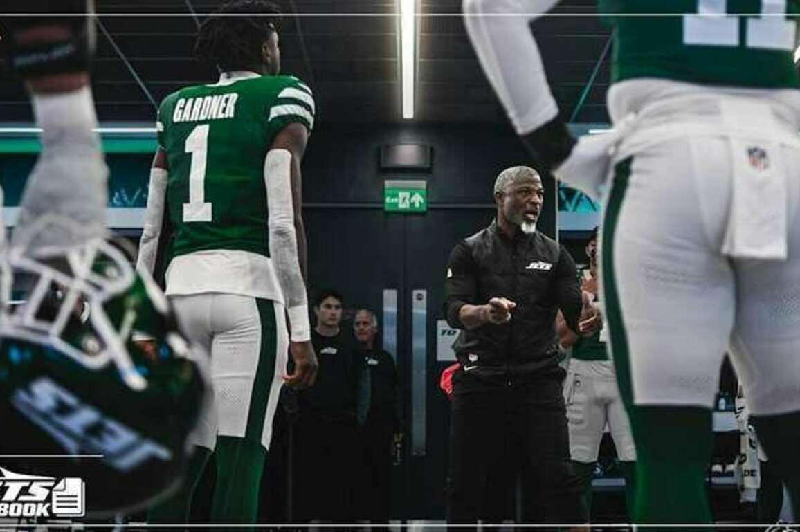 Notebook | Jets HC Aaron Glenn: 'We're Going Through the Hard Times'
