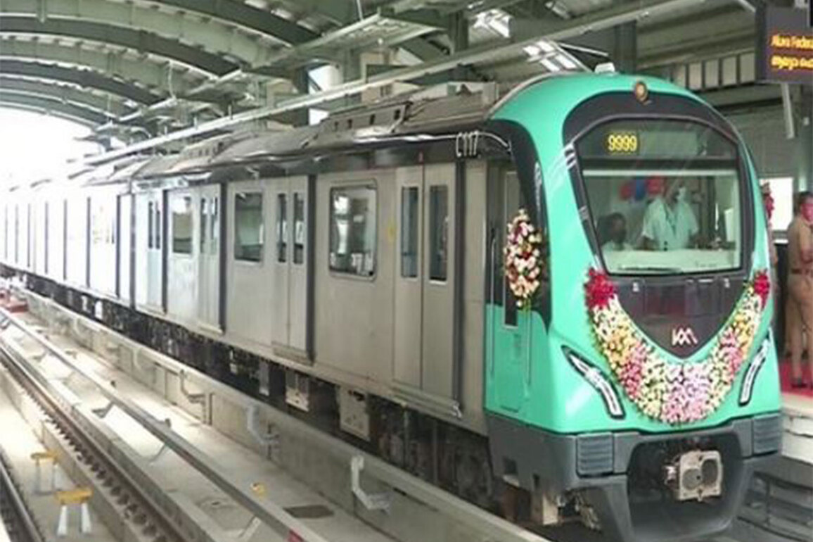 Kochi Metro Rail conducts cleanliness drive at Choornikkara Panchayat under Swachhata Hi Seva campaign