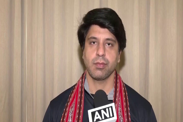 BJP slams Congress over Karnataka incident, Shehzad Poonawalla targets Priyanka Vadra