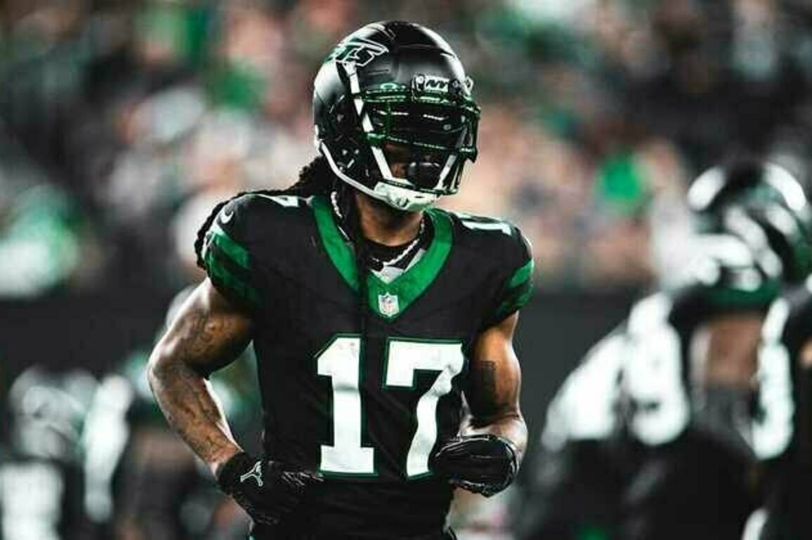 Jets Release WR Davante Adams