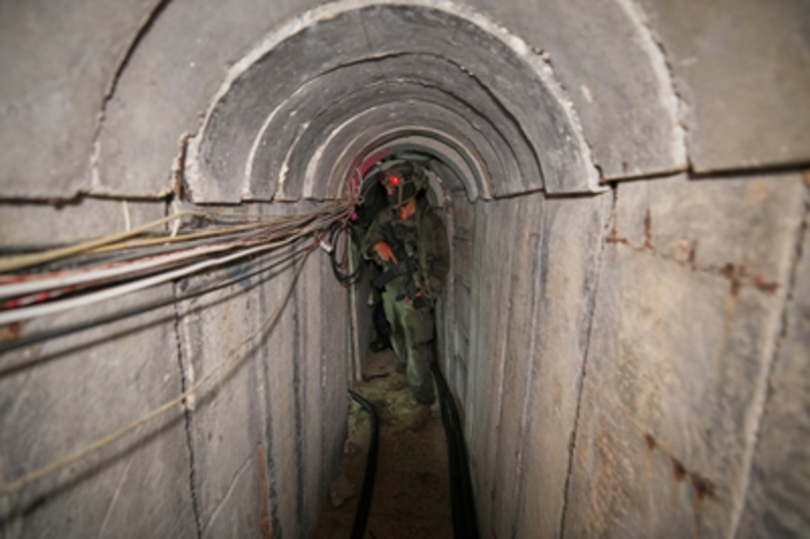 Israeli army shows tunnel under Gaza Strip hospital