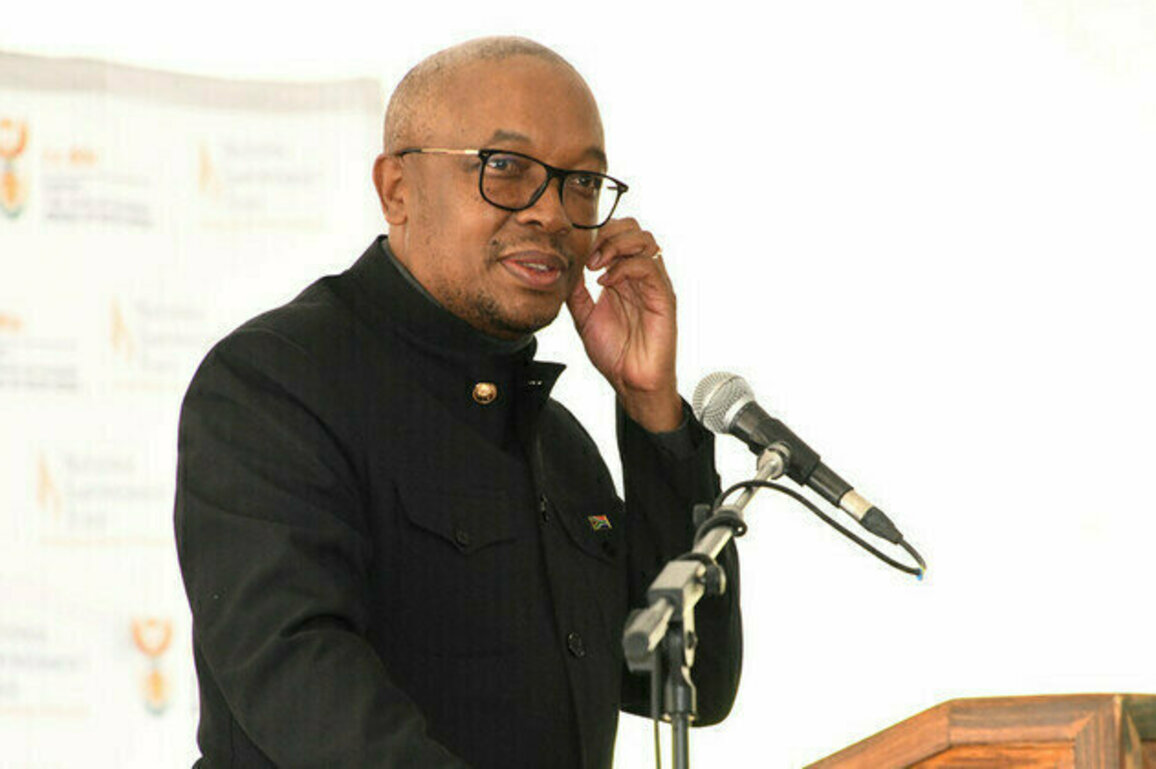 South Africa to strengthen economic ties with India