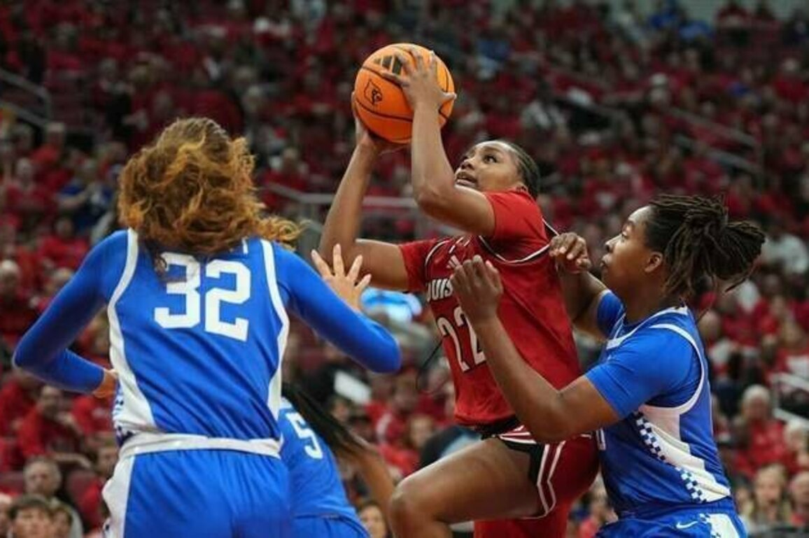 No. 20 Kentucky stops No. 21 Louisville, stays unbeaten