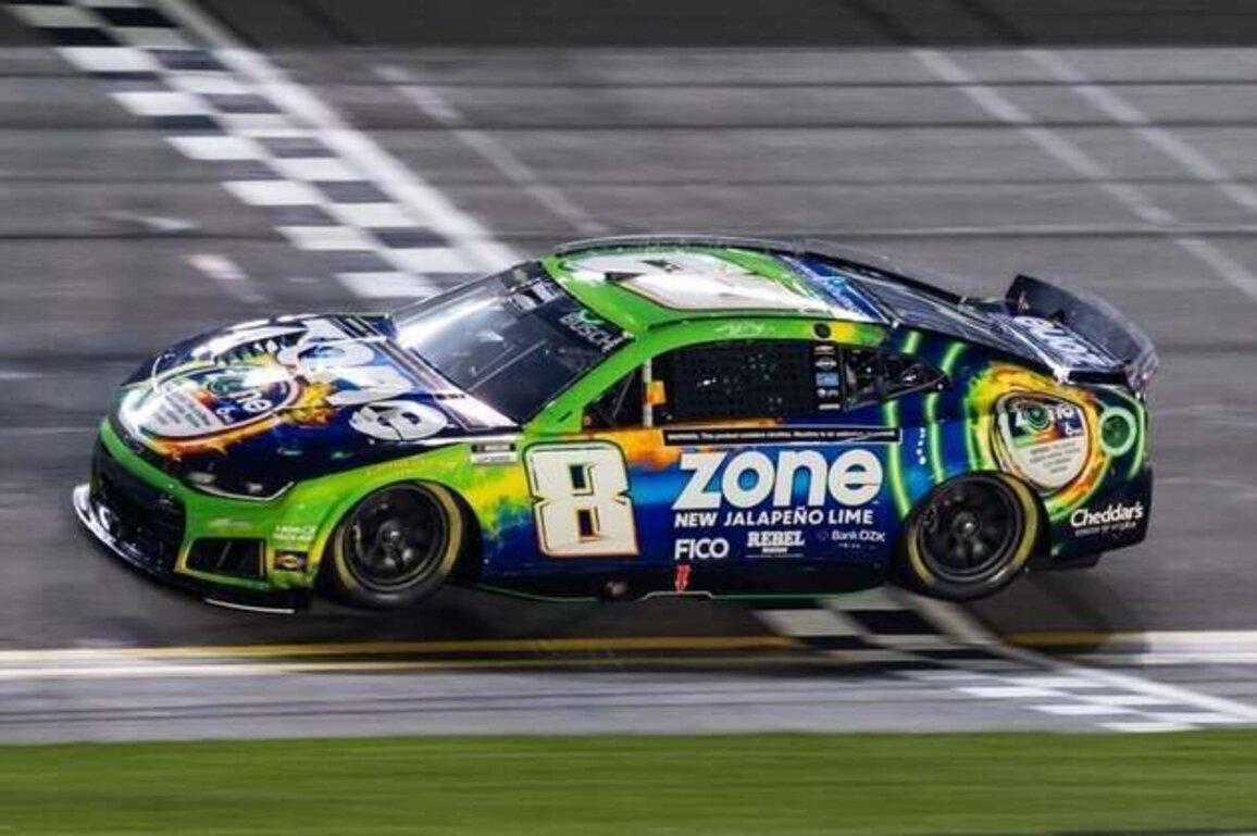 Kyle Busch wins pole for Daytona 500 in 21st attempt