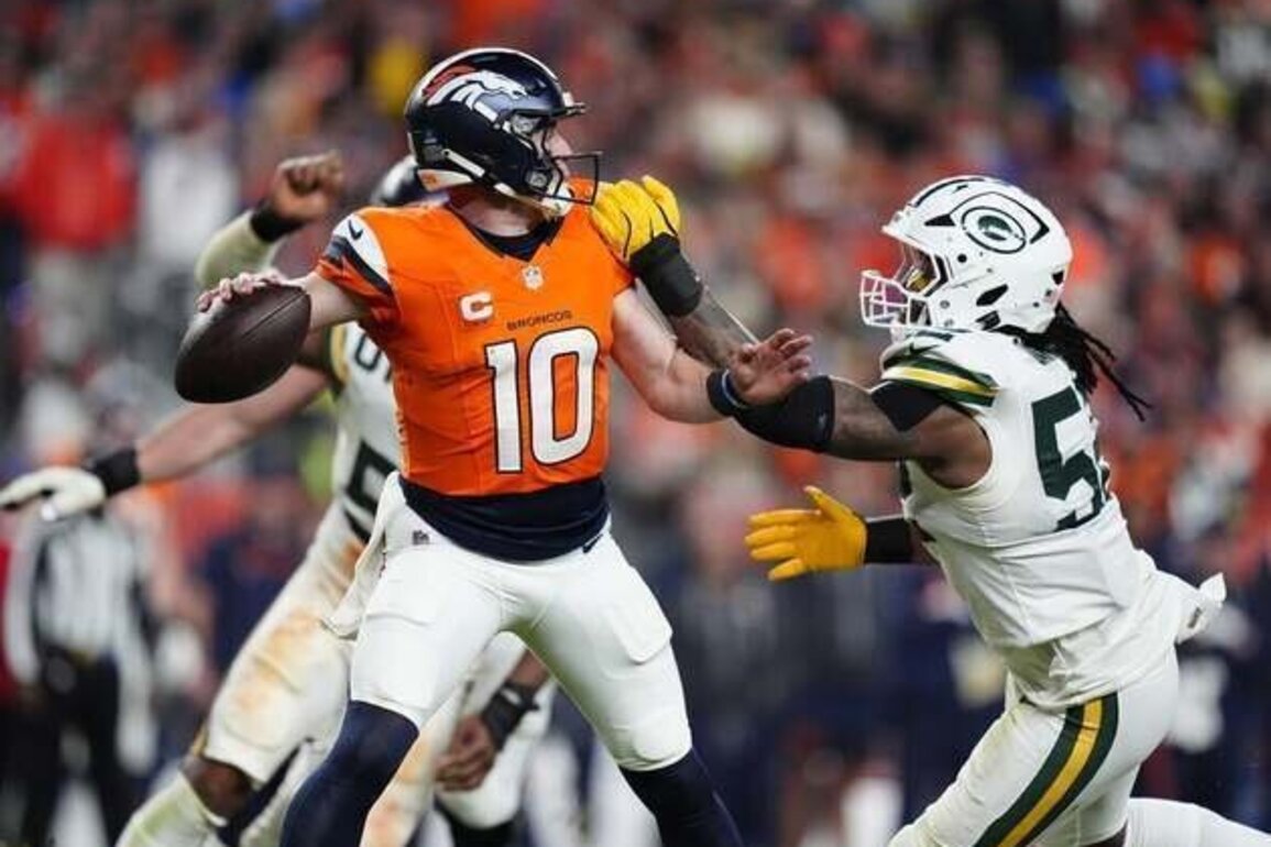 Broncos edge Packers, clinch playoff spot behind Bo Nix's 4 TDs