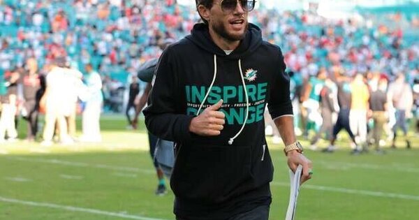 Report : Mike McDaniel withdraws from Brown coaching search