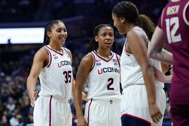 Top 4 unchanged in poll; Notre Dame exits after long run