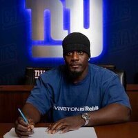 Giants sign defensive lineman Sam Roberts