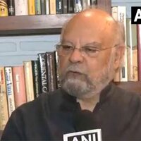 Senior Akali leader Naresh Gujral calls for support to government on strong foreign policy