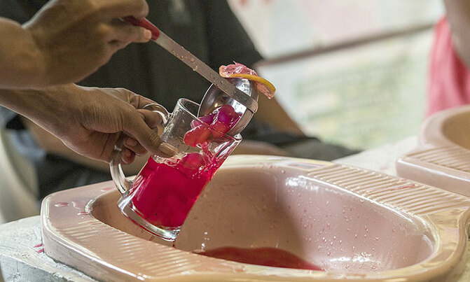 The toilet cafe serving stomach-churning food The toilet cafe serving stomach-churning food