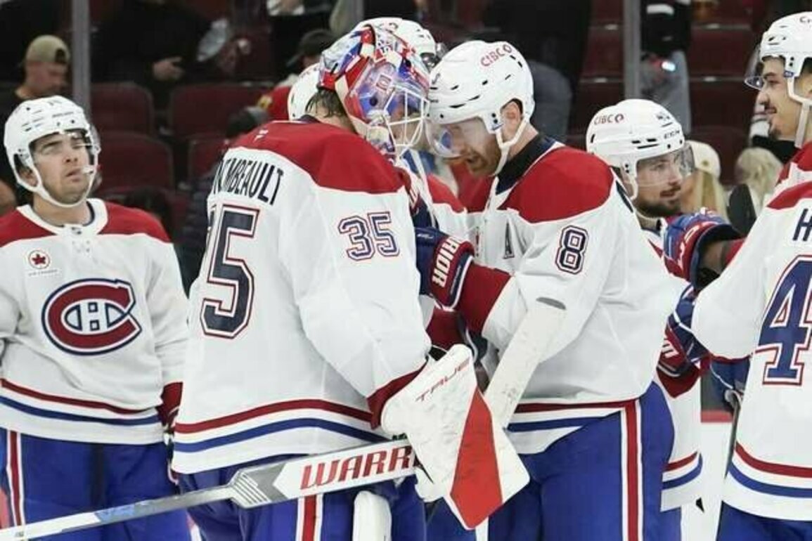 Canadiens' Kaiden Guhle scores in final seconds to beat Blackhawks