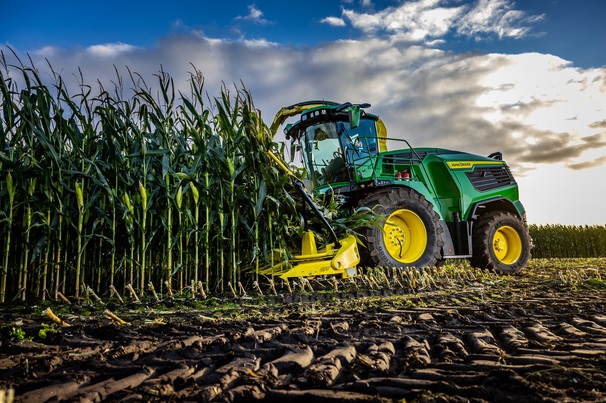 John Deere has announced a new lineup of self-propelled forage harvesters which peak at 750kW (1000hp).