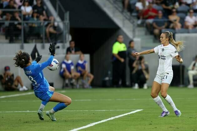 Maiara Niehues' first goal lifts Angel City past Bay FC