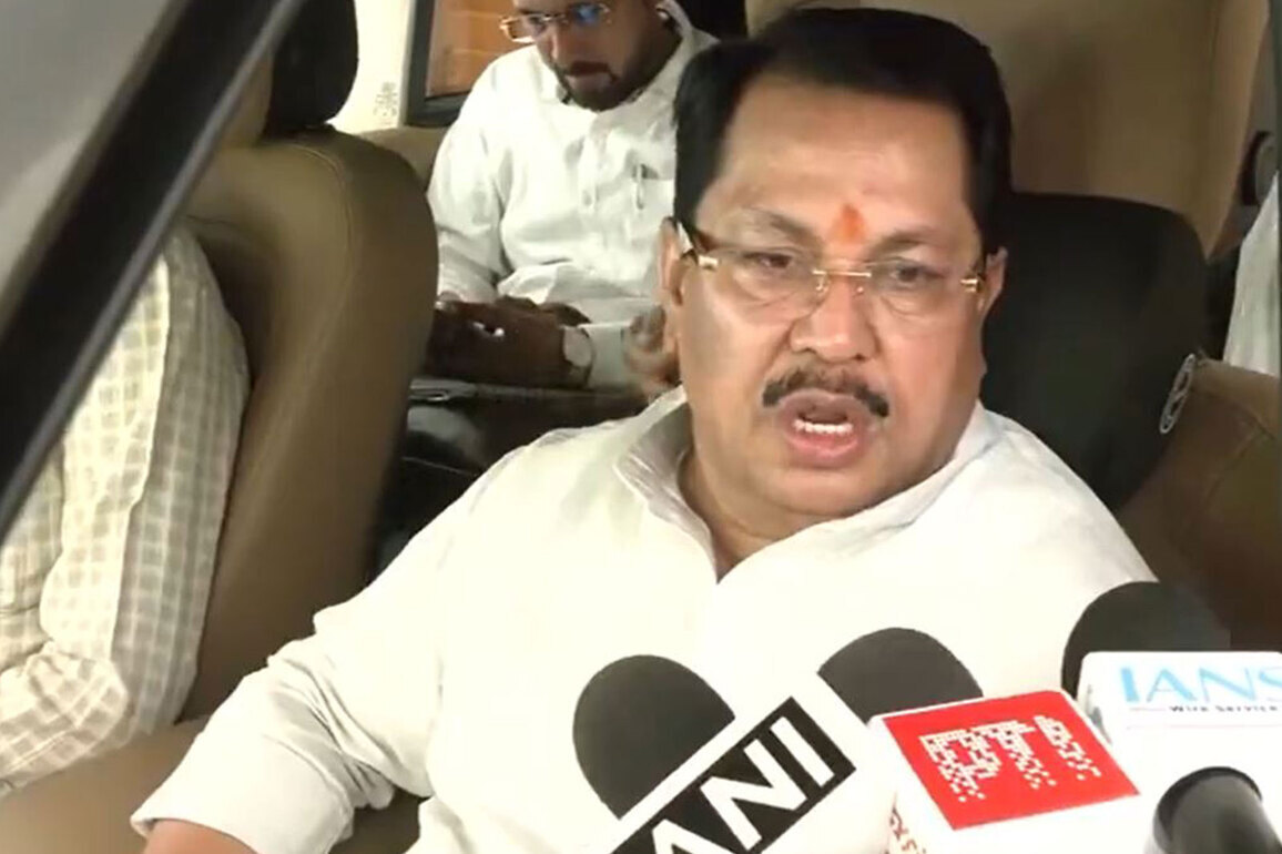 Maharashtra Congress MLA Wadettiwar questions GDP figures, claims manipulation