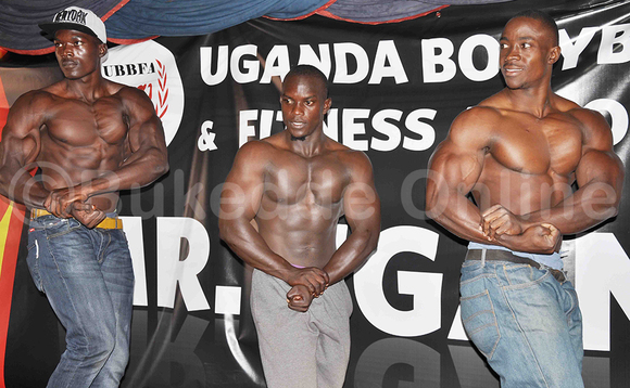 Isaac Mubikiirwa okuva ku ddyo n'abamu ku bagenda okuvugannya mu mpaka za Mr Uganda ez'omwaka guno.Ekif FRED KISEKKA. Isaac Mubikiirwa okuva ku ddyo n'abamu ku bagenda okuvugannya mu mpaka za Mr Uganda ez'omwaka guno.Ekif FRED KISEKKA.