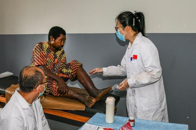 (Hello Africa) Cameroon hails health cooperation with China for half a century
