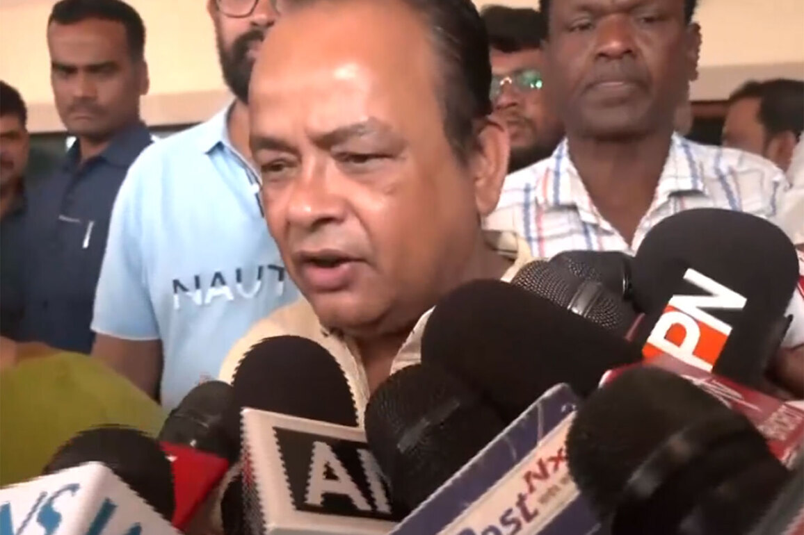 Jharkhand minister Irfan Ansari writes to Union Minister Hardeep Singh Puri seeking restoration of commercial LPG supply