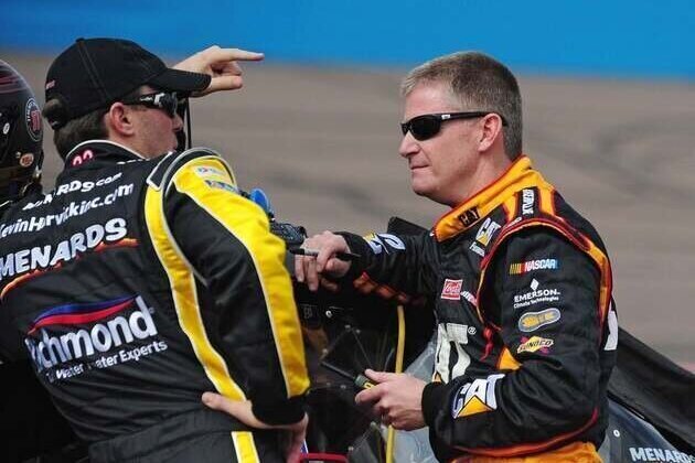 Kevin Harvick, Jeff Burton, Larry Phillips elected to NASCAR Hall of Fame