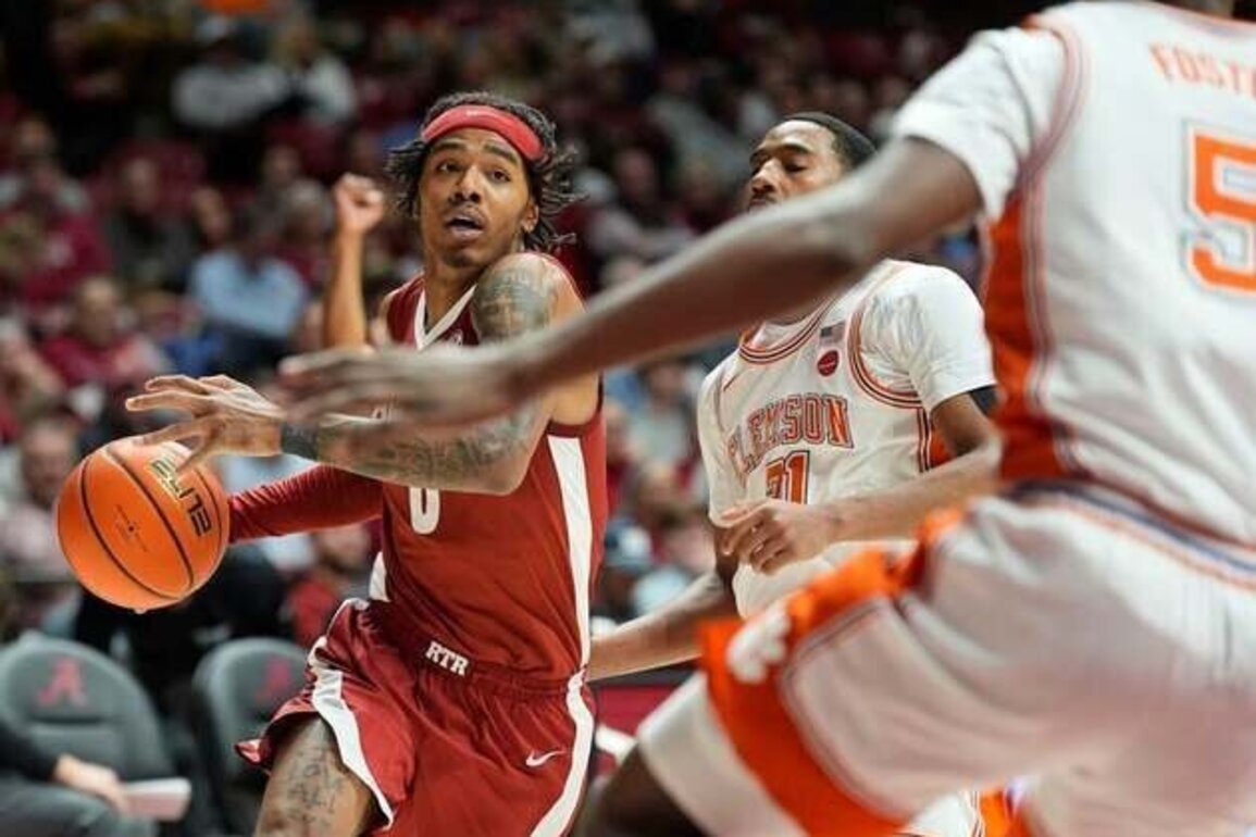 Labaron Philon Jr. lifts No. 12 Alabama past Clemson