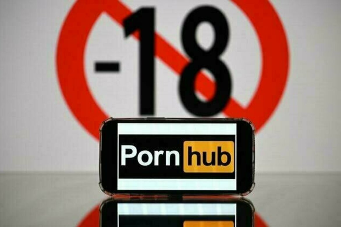 Pornhub owner pressures France over age verification law
