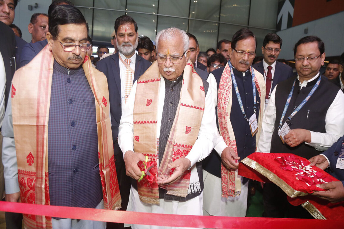 Union Ministers inaugurate REC Limited's "Green Multiplier" pavilion at Bharat Electricity Summit