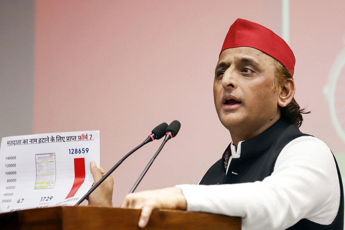 "BJP supporters must be writhing in deep shame": Akhilesh Yadav after Kejriwal discharged in Delhi excise policy case