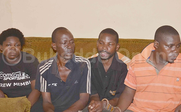 Okuva ku kkono, Tino, Nsubuga, Lubulwa ne Mayanja ku poliisi e Kyengera. Okuva ku kkono, Tino, Nsubuga, Lubulwa ne Mayanja ku poliisi e Kyengera.