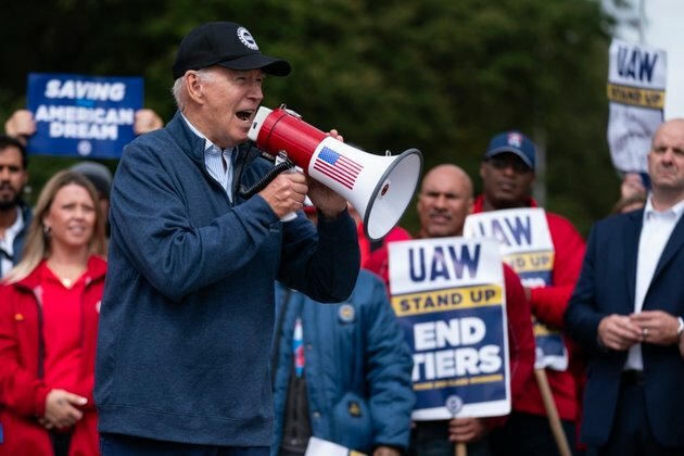 In a First for a US President, Biden Joins Auto Worker Picket Line