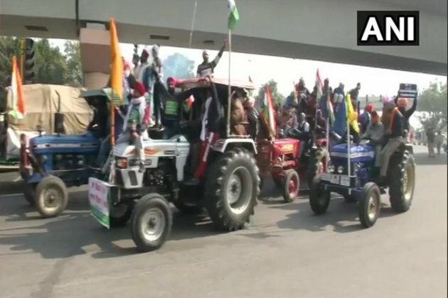 2 police officers injured at Ghazipur border