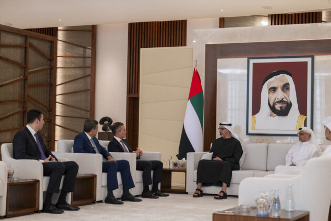 Khaled bin Mohamed bin Zayed meets CEO of Nubank for digital banking and financial services
