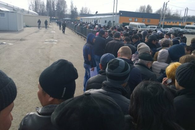Russian Military Eyes Central Asian Recruits Amid Mobilization Drive