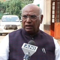 Mallikarjun Kharge slams BJP's '160+ seats' prediction, calls Jungle Raj 'old issue' & double-engine 'failure'