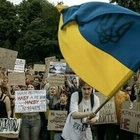 Kiev restricts mass gatherings after anti-government protests