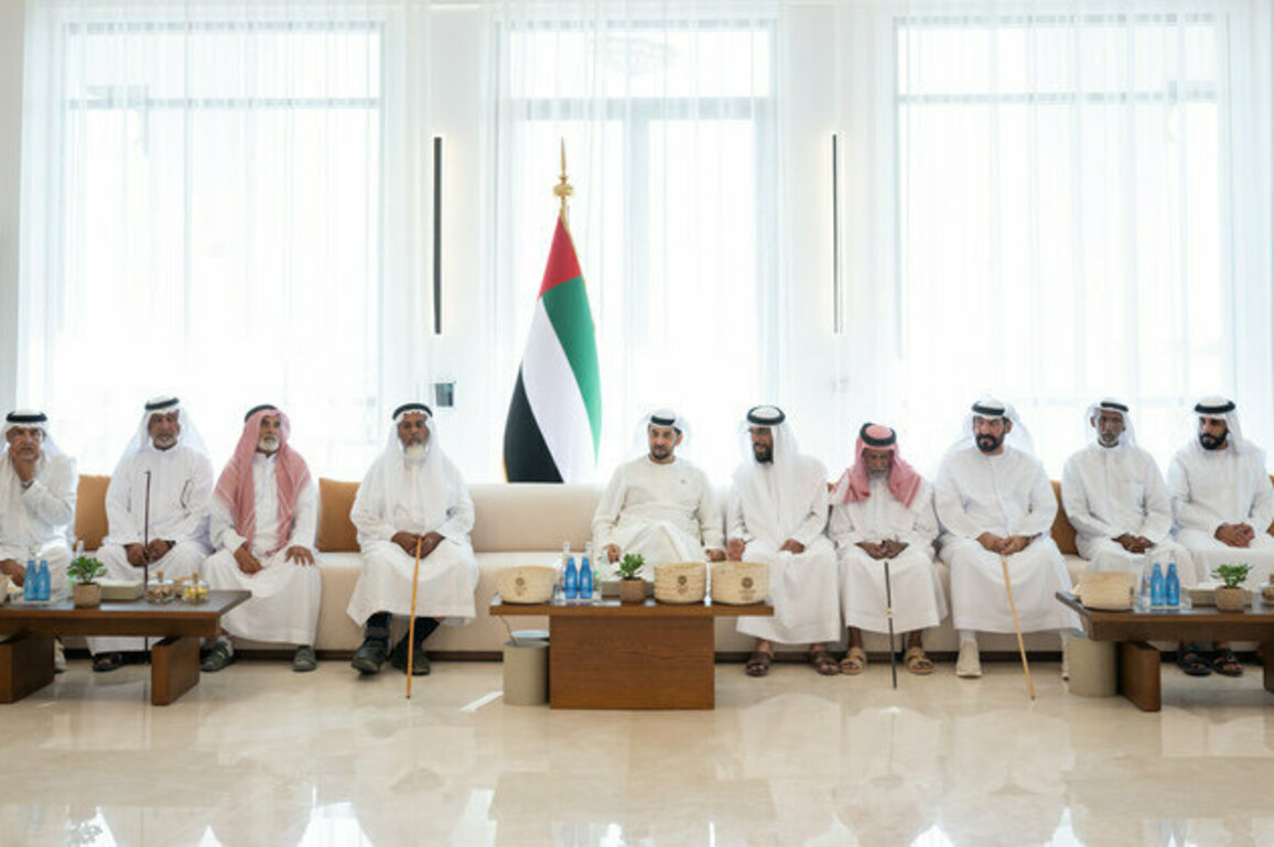 Hamdan bin Zayed visits Umm Al Ashtan majlis, meets Emirati citizen Mubarak Al Mansouri