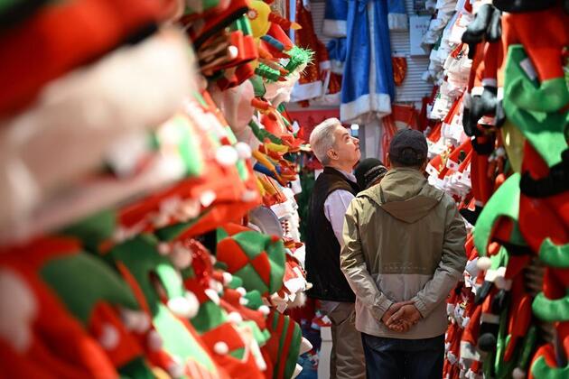 China's Yiwu sets global rhythm for Christmas trade