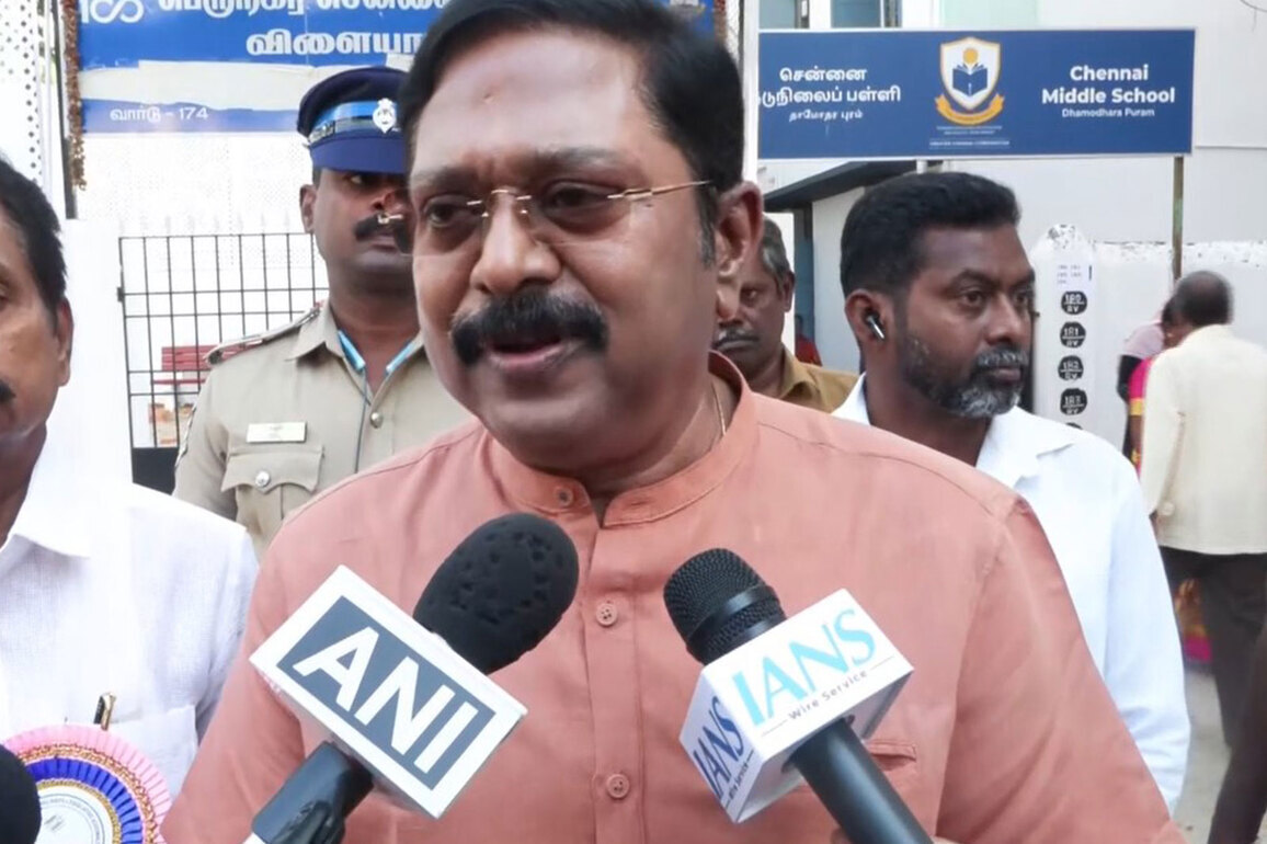 AMMK extends support to AIADMK, urges Governor to invite EPS Tamil Nadu government formation