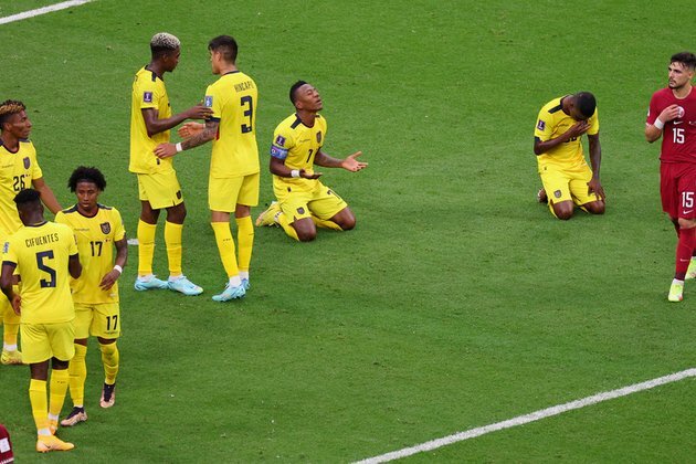 Hosts Qatar beaten in World Cup opener