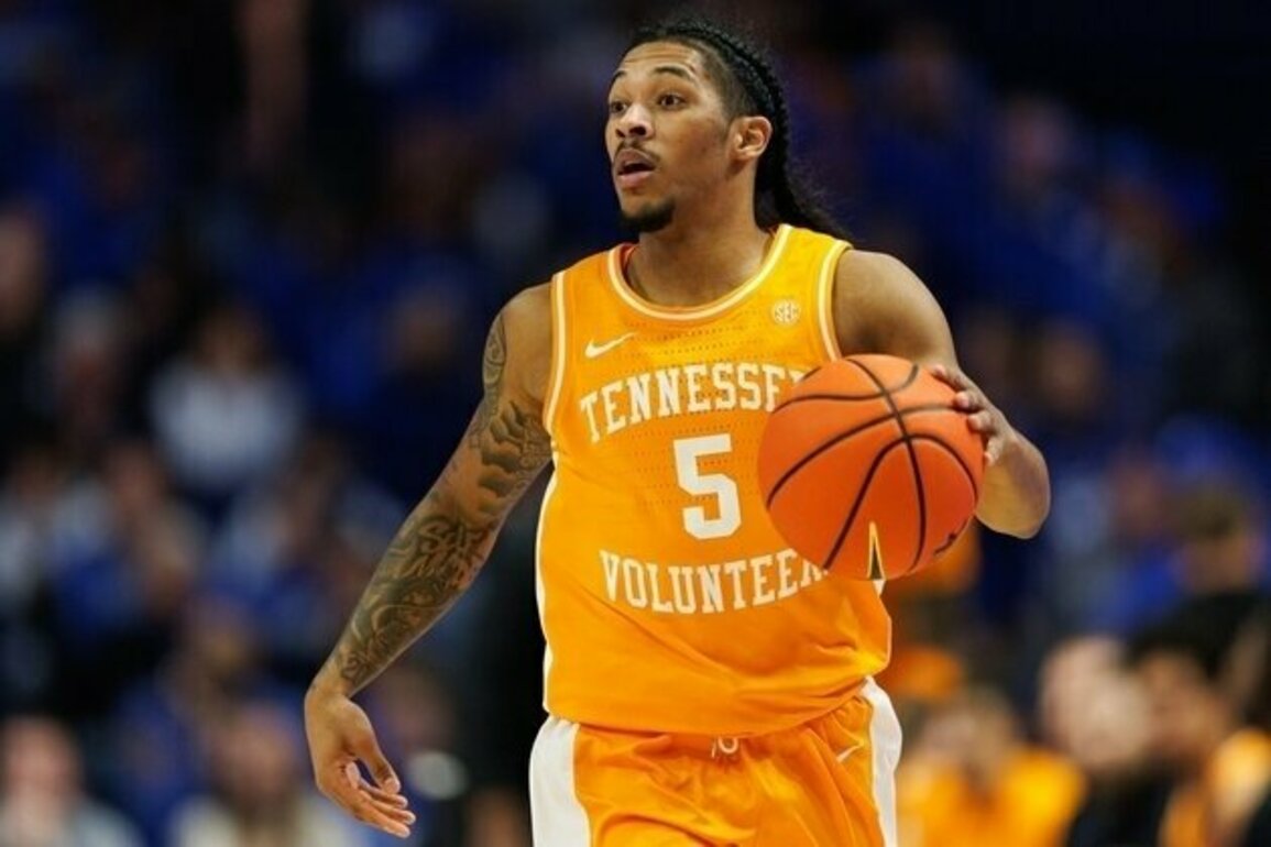 No. 5 Tennessee out to avoid sweep by confident Vanderbilt