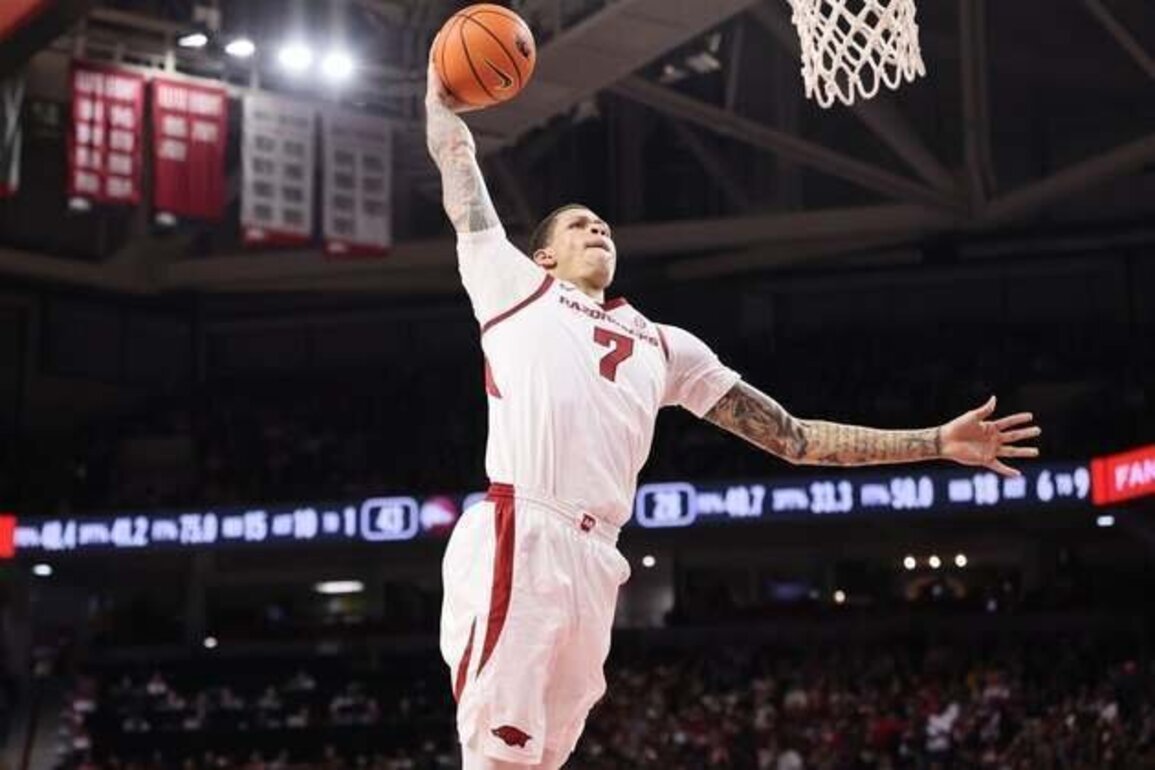 Meleek Thomas has career night as No. 18 Arkansas blasts James Madison