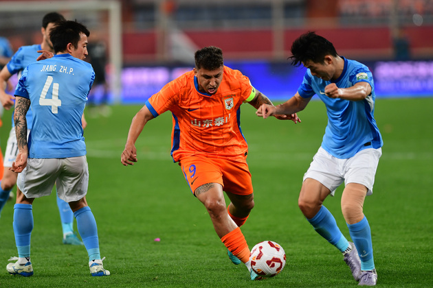 (SP)CHINA-JINAN-FOOTBALL-CSL-SHANDONG TAISHAN VS SHENZHEN PENG CITY (CN)