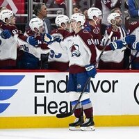 Avalanche clinch playoff spot with convincing win over Blackhawks