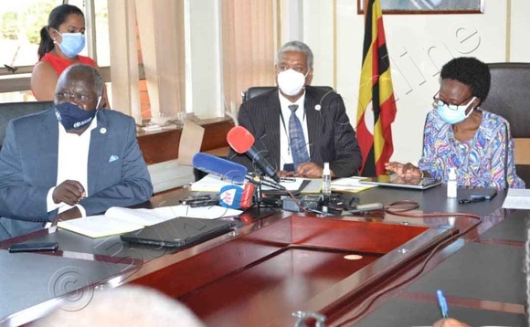 Minisita w'ebyobulamu Jane Acheng (ku ddyo) n'omukungu w'ekibiina ky'ebyobulamu Dr.Dr Yonas Tegegn (wakati). Minisita w'ebyobulamu Jane Acheng (ku ddyo) n'omukungu w'ekibiina ky'ebyobulamu Dr.Dr Yonas Tegegn (wakati).