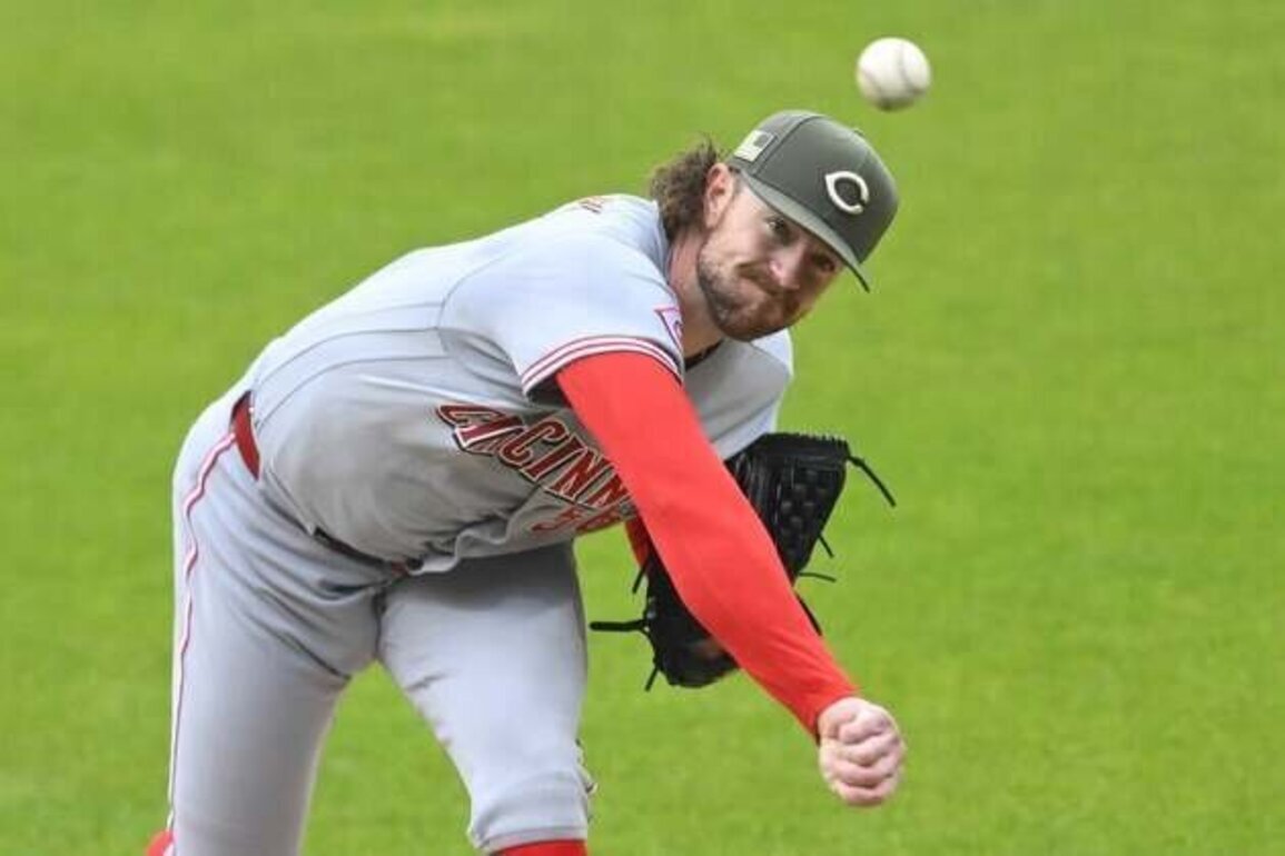 Eugenio Suarez set to return as Reds face Cardinals in doubleheader