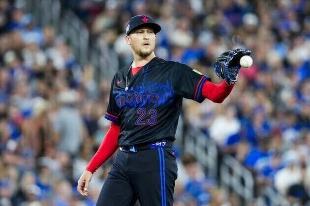 Twins land reliever Jeff Hoffman in trade with Blue Jays