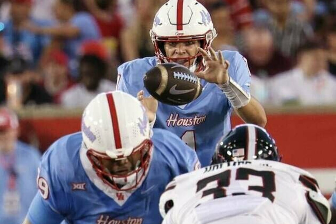 Quarterback questions abound as Houston takes on Oklahoma State