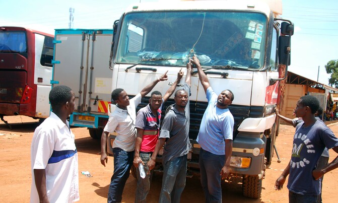 Truck drivers demand to meet government officials Truck drivers demand to meet government officials