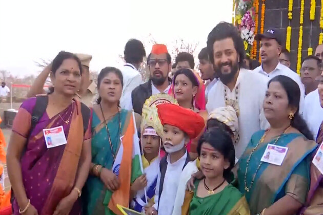 Riteish Deshmukh pays tribute to Chhatrapati Shivaji Maharaj on Shiv Jayanti at Shiveni Fort